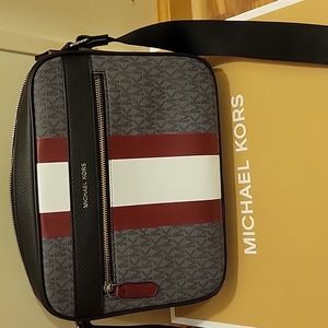 Michael kors crossbody